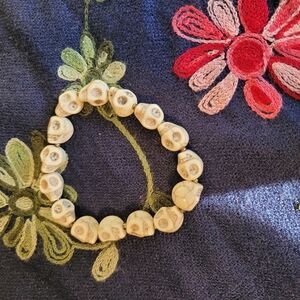 Stone Skull Stretch Bracelet